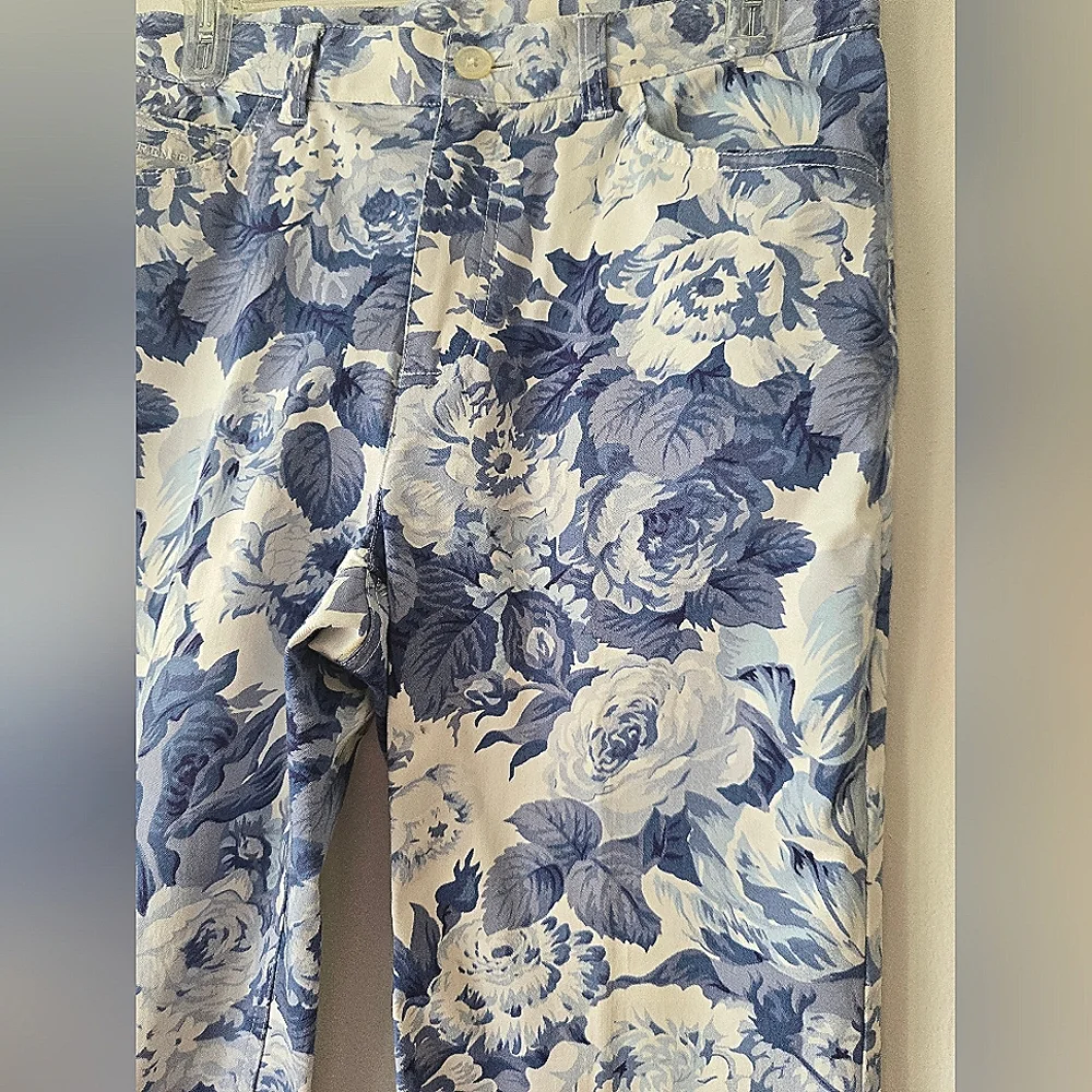 Lauren Ralph Lauren Blue and White Floral Pants - Picture 10 of 11